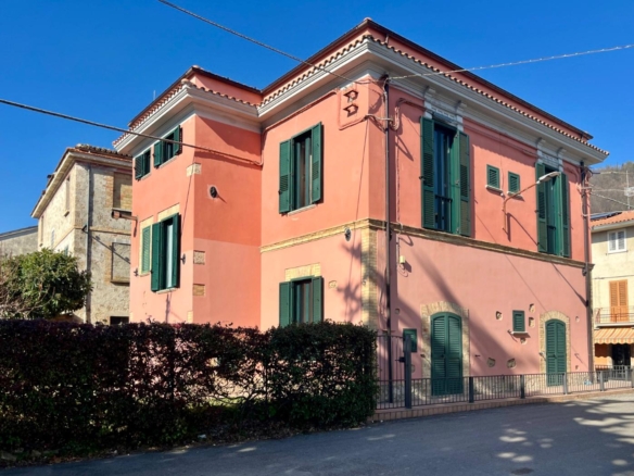 Casa indipendente in vendita a Civitella