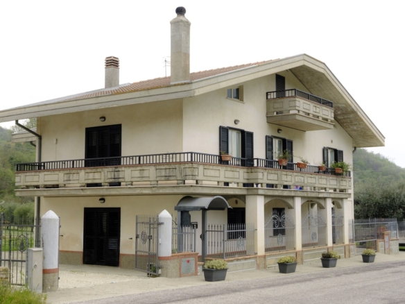 villa indipendente in vendita a teramo