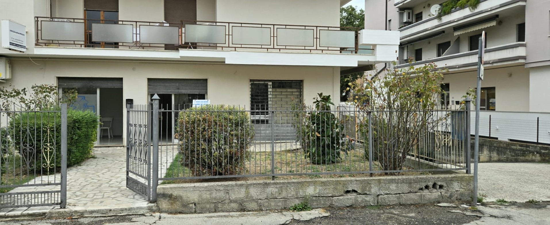 14 Locale commerciale in vendita a San Nicolò a Tordino – Posizione centralissima