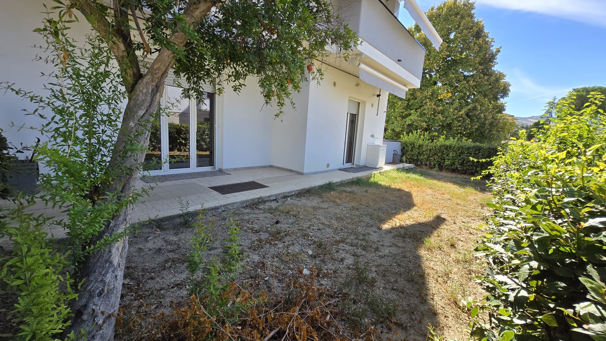 14 Appartamento con ampio terrazzo e giardino in vendita a San Nicolò a Tordino