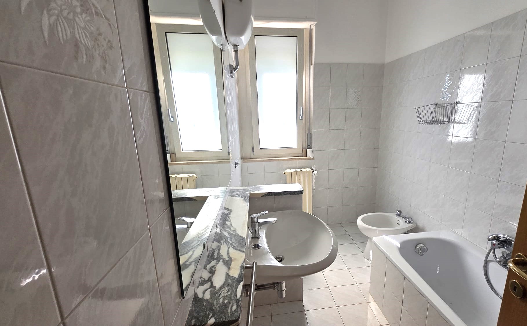 18 Appartamento con ampio terrazzo e giardino in vendita a San Nicolò a Tordino