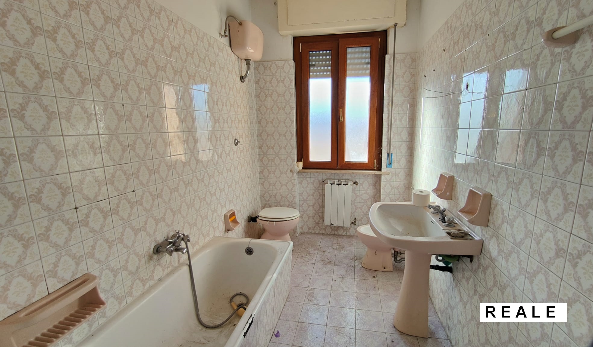 18 Appartamento tre camere con terrazzo in vendita a Bellante Stazione
