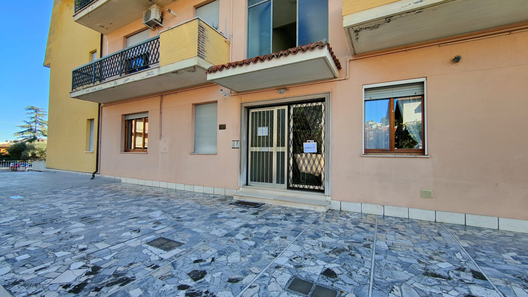 2 Appartamento tre camere con terrazzo in vendita a Bellante Stazione