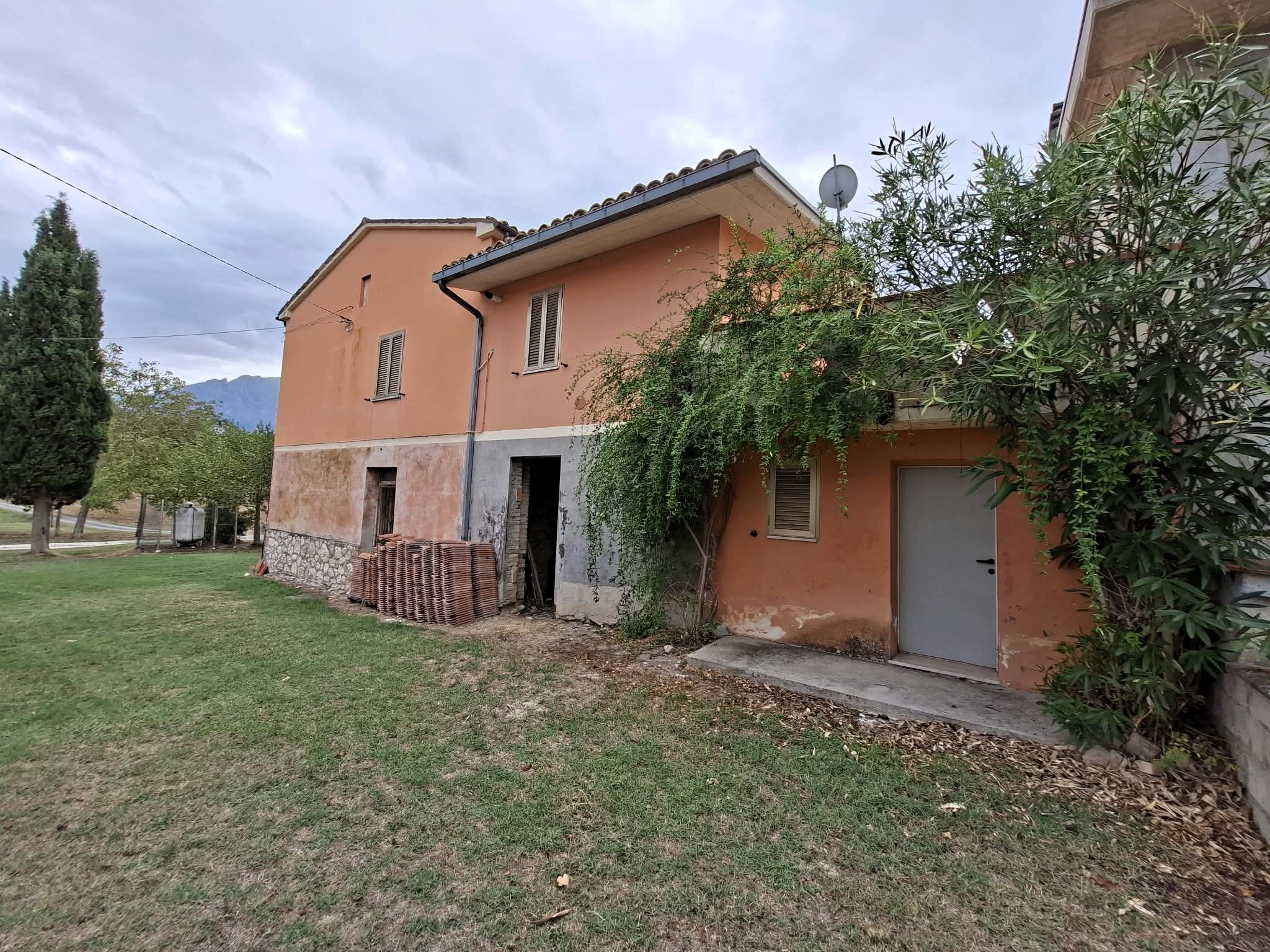 23 Casa semi-indipendente con terrazza e camino in vendita a Colledara