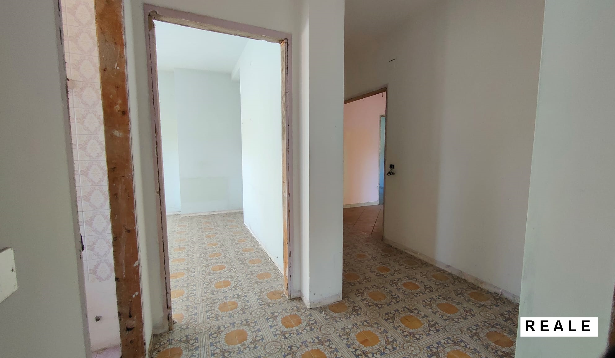 24 Appartamento tre camere con terrazzo in vendita a Bellante Stazione
