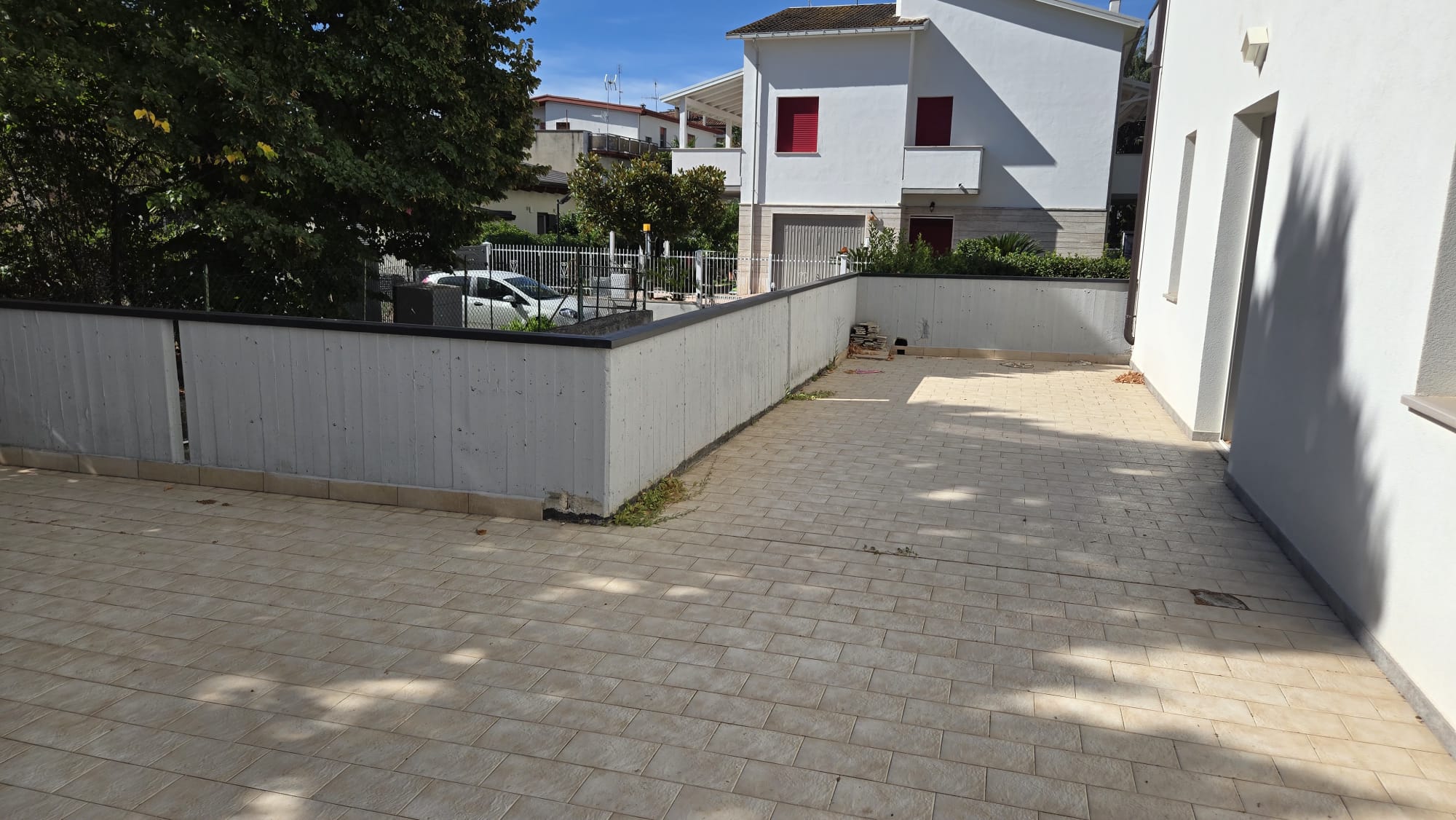 27 Appartamento con ampio terrazzo e giardino in vendita a San Nicolò a Tordino