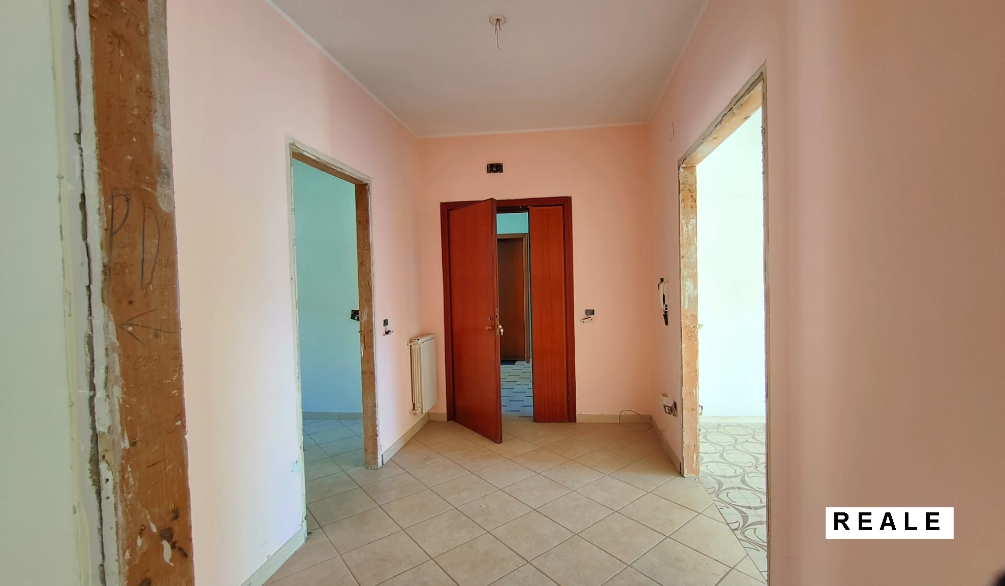 30 Appartamento tre camere con terrazzo in vendita a Bellante Stazione