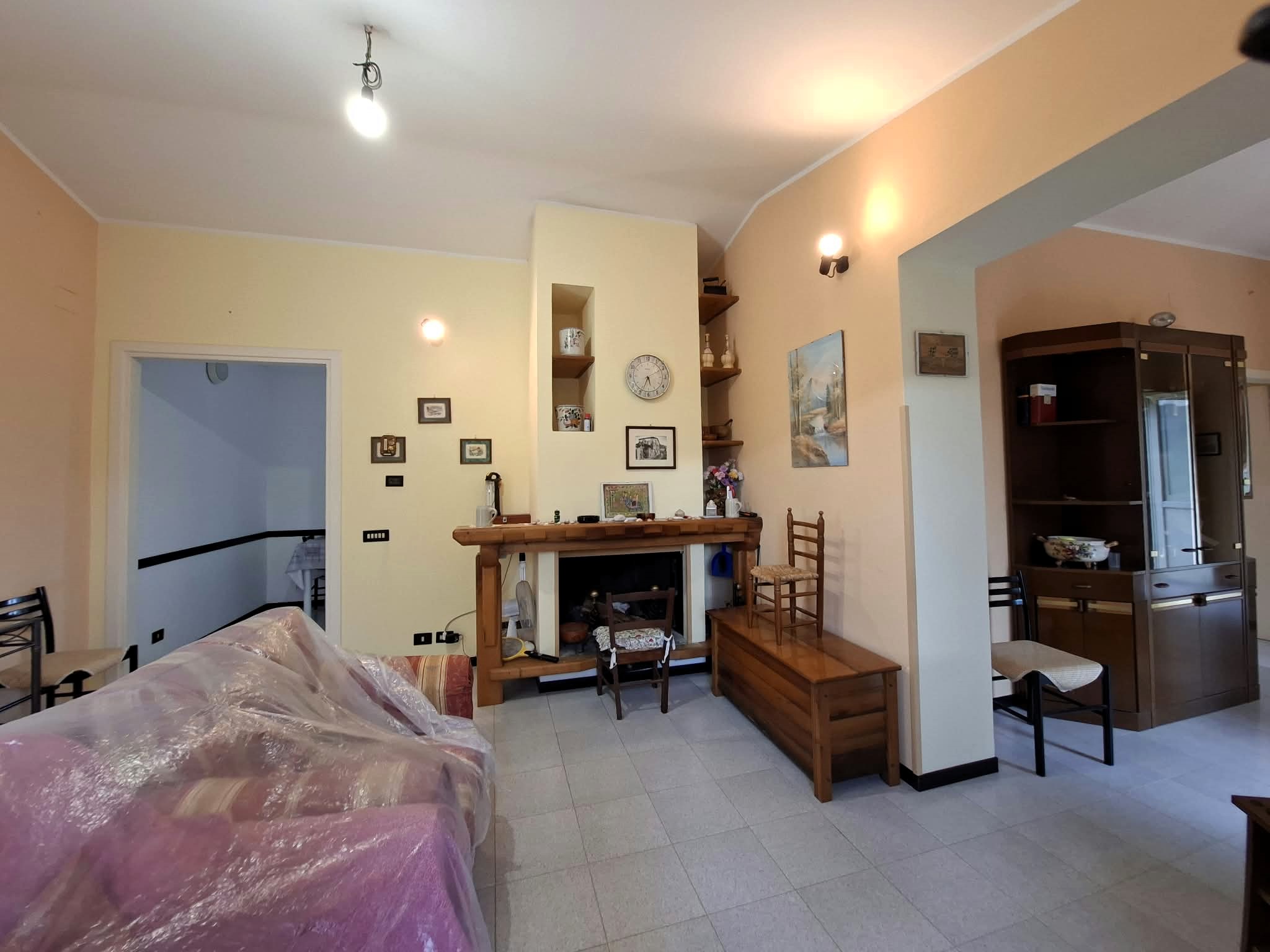 4 Casa semi-indipendente con terrazza e camino in vendita a Colledara