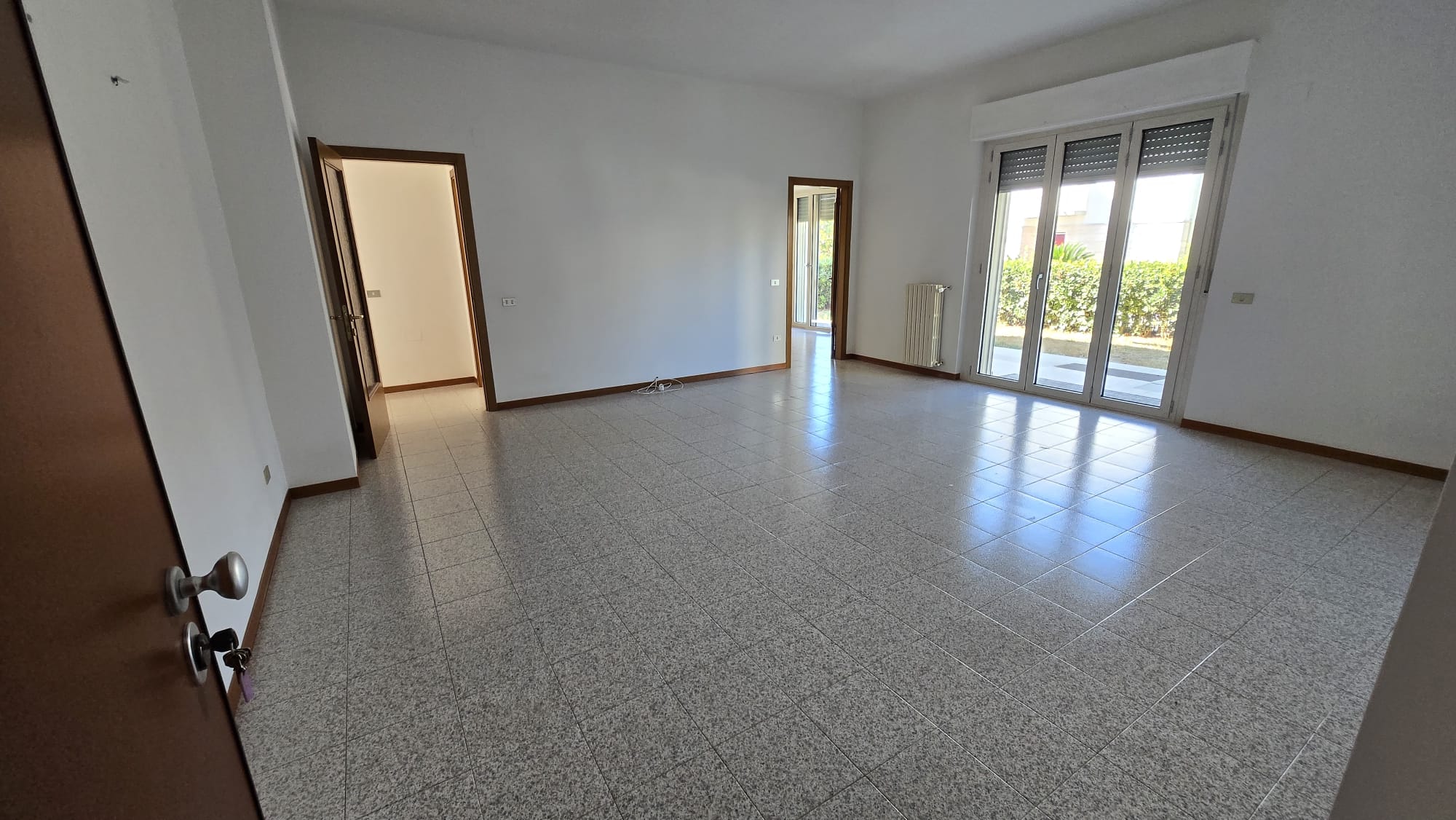 5 Appartamento con ampio terrazzo e giardino in vendita a San Nicolò a Tordino