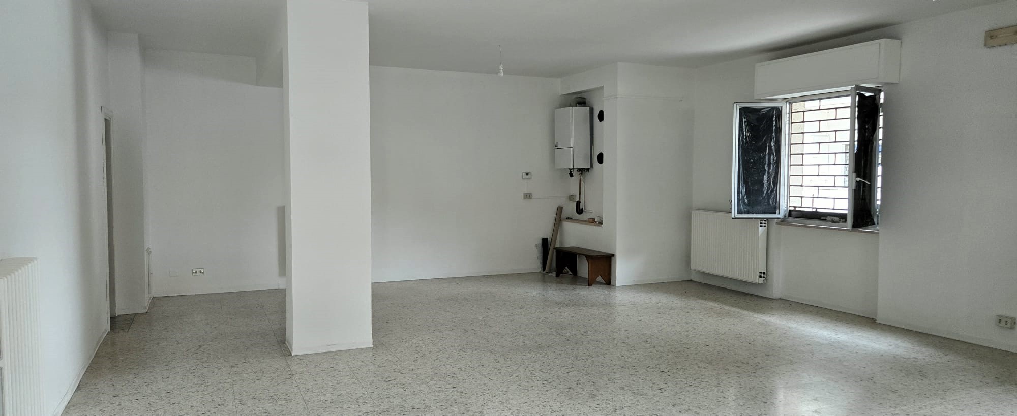 8 Locale commerciale in vendita a San Nicolò a Tordino – Posizione centralissima