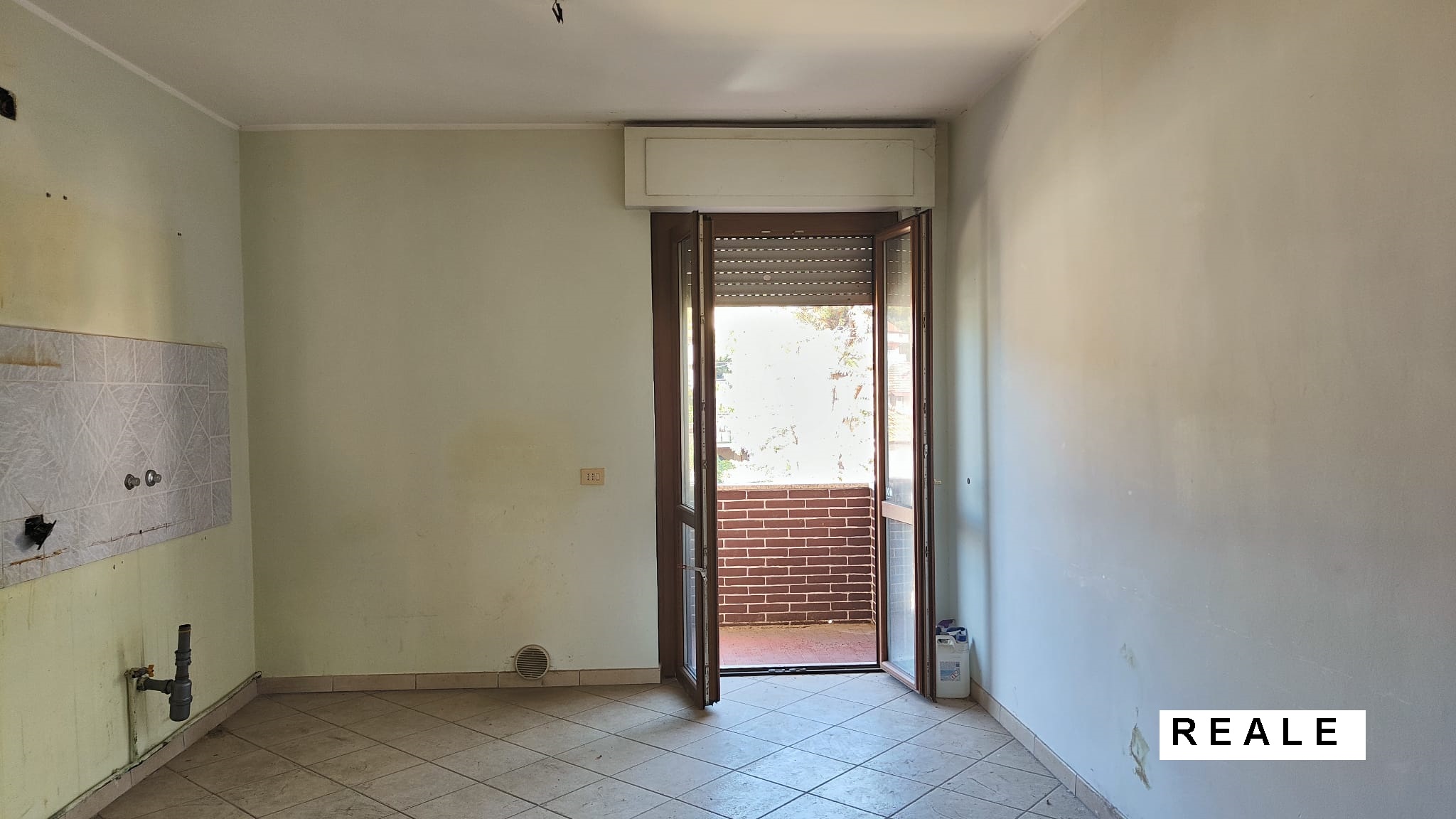 8 Appartamento tre camere con terrazzo in vendita a Bellante Stazione
